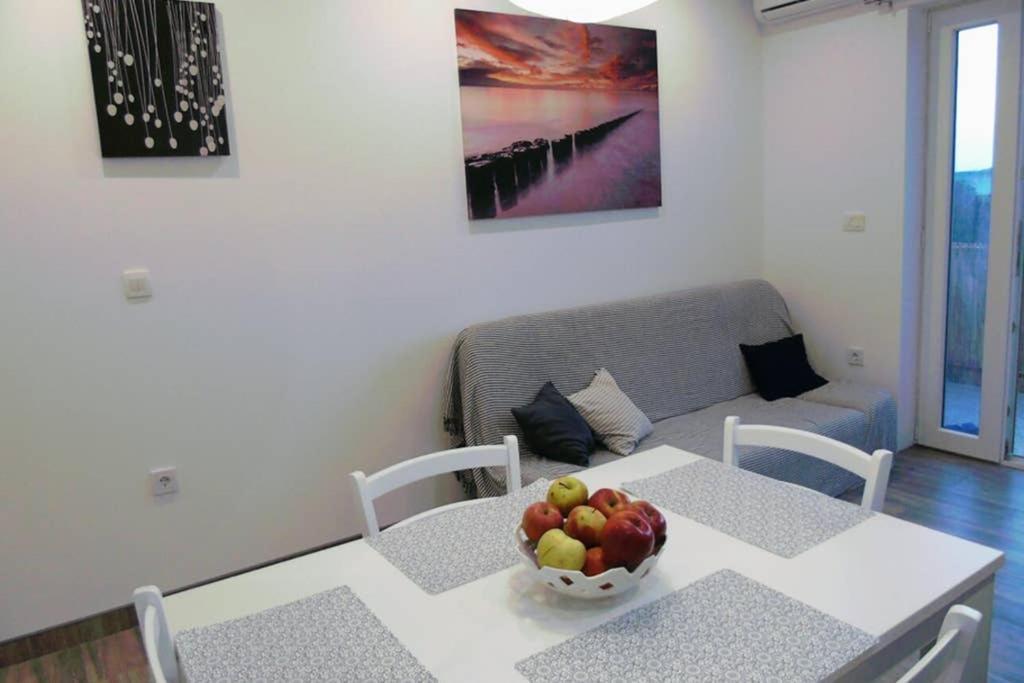 Apartman Greta Sukošan Buitenkant foto