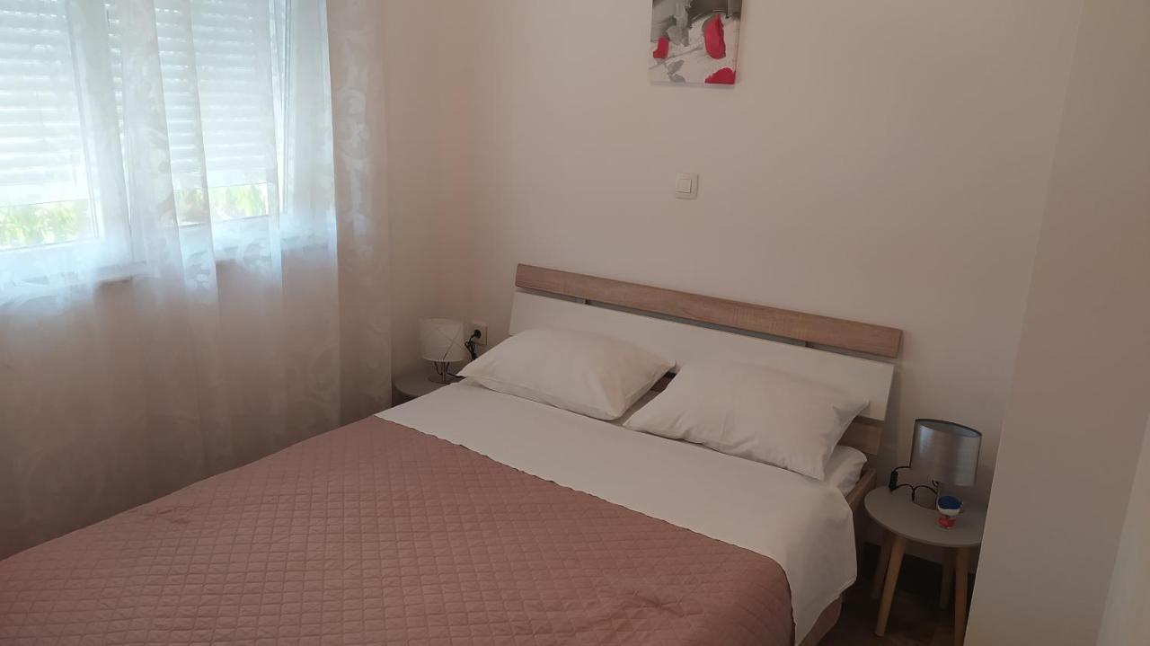Apartman Greta Sukošan Buitenkant foto